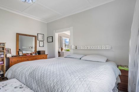 Photo of property in 11 Bear Street, Waverley, 4510