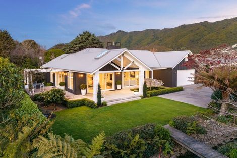 Photo of property in 35a Awanui Drive, Waikanae, 5036