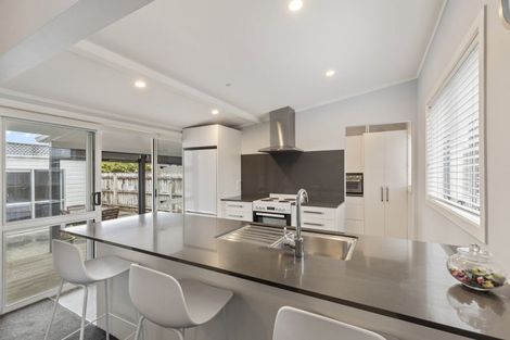 Photo of property in 27 Tukapa Street, Westown, New Plymouth, 4310