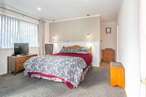 Photo of property in 80 Golden Shore Place, Coromandel, 3506