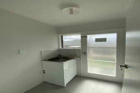 Photo of property in 1/55 Fruitvale Road, New Lynn, Auckland, 0600