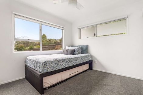 Photo of property in 11 Beaudine Avenue, Glenfield, Auckland, 0629