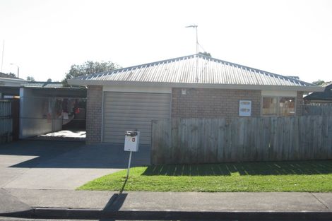 Photo of property in 2/2 Senecio Place, Weymouth, Auckland, 2103