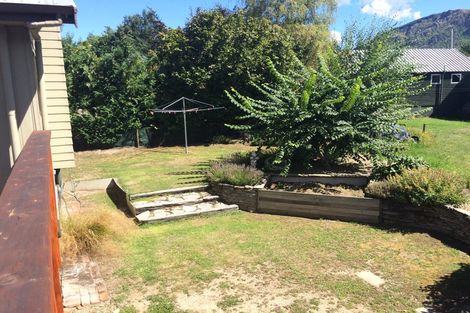 Photo of property in 6 Mckibbin Place, Arrowtown, 9302