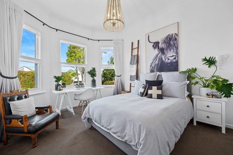 Photo of property in 9 Tui Glen Road, Birkenhead, Auckland, 0626