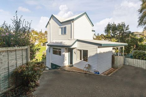 Photo of property in 2/94 Nigel Road, Browns Bay, Auckland, 0630