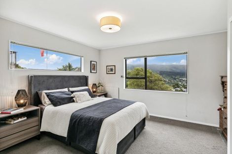Photo of property in 30 Woodman Drive, Tawa, Wellington, 5028