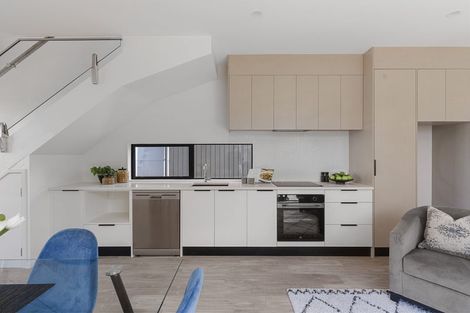 Photo of property in 14e Andrew Road, Howick, Auckland, 2010