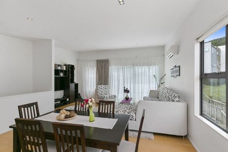 Photo of property in 82 Saddleback Grove, Karori, Wellington, 6012