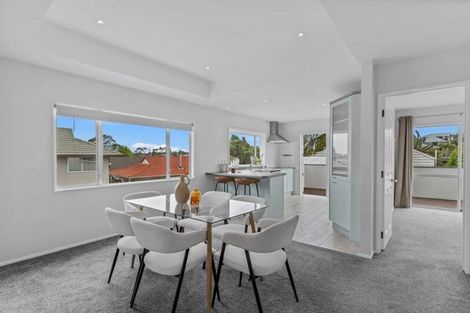 Photo of property in 5 Oystergrove Road, West Harbour, Auckland, 0618