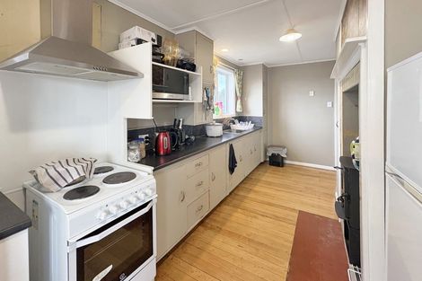 Photo of property in 12 Collett Street, Dannevirke, 4930