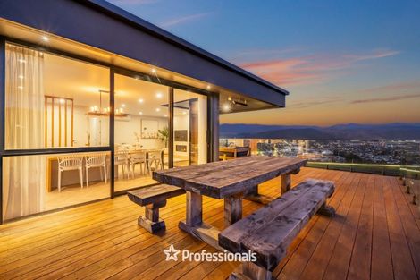 Photo of property in 37 Percy Kinsman Crescent, Riverstone Terraces, Upper Hutt, 5018