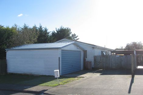 Photo of property in 2/2 Senecio Place, Weymouth, Auckland, 2103