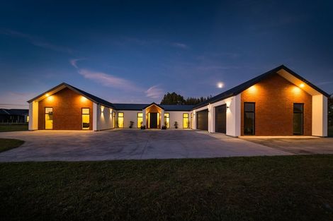 Photo of property in 11 Te Kahu Lane, Halcombe, 4779
