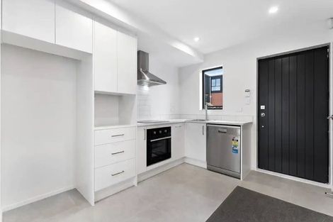 Photo of property in 250a Great North Road, Henderson, Auckland, 0612