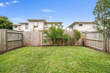 Photo of property in 6 Barnea Circle, Glen Eden, Auckland, 0602