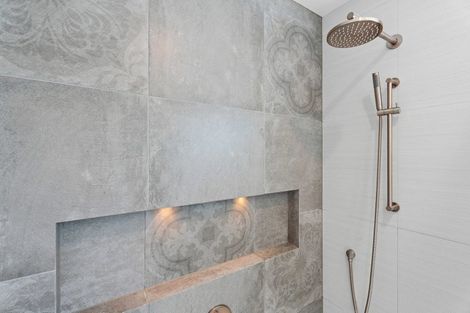 Photo of property in 25 Matipo Street, Wanaka, 9305