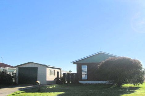 Photo of property in 44 Linwood Drive, Paraparaumu, 5032