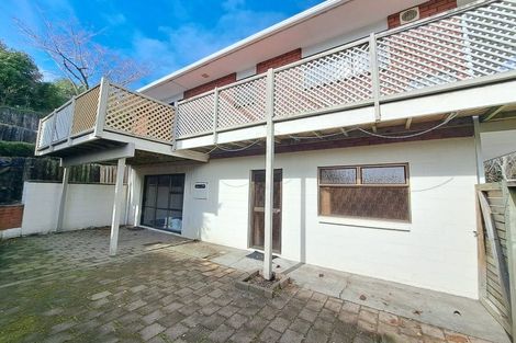 Photo of property in 8e Nevada Drive, Merrilands, New Plymouth, 4312