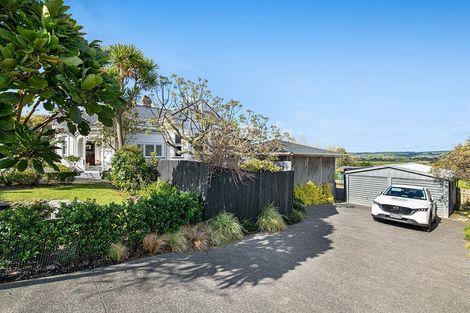 Photo of property in 33 Garfield Road, Helensville, 0800