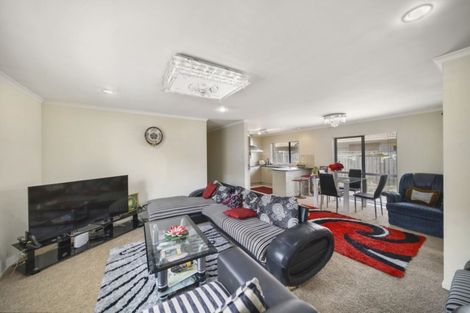 Photo of property in 8 Maadi Place, Papakura, 2110