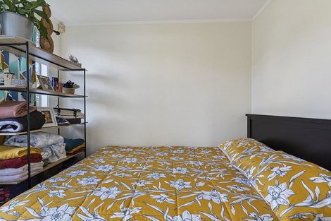 Photo of property in 12 Slim Place, Clendon Park, Auckland, 2103