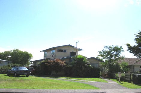 Photo of property in 11 Compton Street, Hillcrest, Auckland, 0627