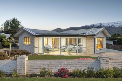 Photo of property in 27 Hunter Crescent, Wanaka, 9305