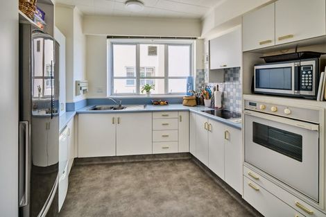 Photo of property in Wharenui Apartments, 274 Oriental Parade, Oriental Bay, Wellington, 6011