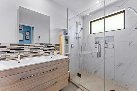 Photo of property in 32 Noall Street, Te Atatu Peninsula, Auckland, 0610