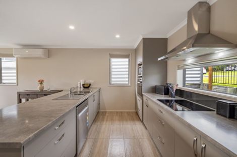 Photo of property in 121 Sutherland Road, Brookfield, Tauranga, 3110