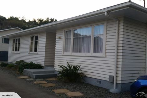 Photo of property in 56 Salford Street, Newlands, Wellington, 6037