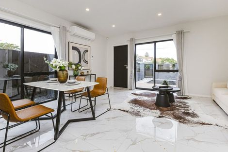 Photo of property in 1/287 Massey Road, Mangere East, Auckland, 2024