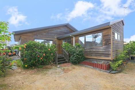 Photo of property in 180 Te Atatu Road, Te Atatu South, Auckland, 0610