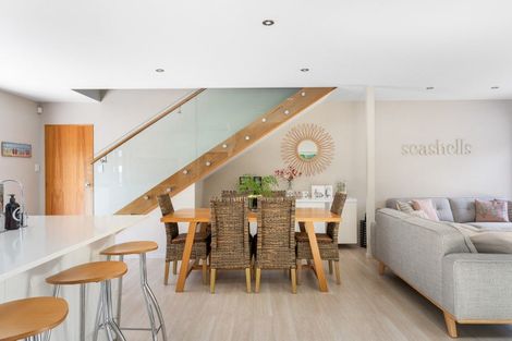 Photo of property in 210 Linton Crescent, Whangamata, 3620