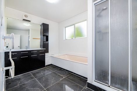 Photo of property in 41 Kohekohe Street, New Lynn, Auckland, 0600
