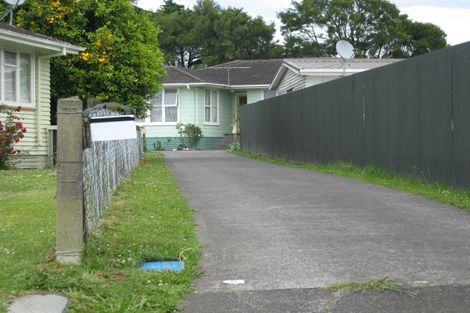 Photo of property in 28 Heyford Close, Mangere, Auckland, 2022