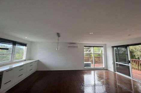 Photo of property in 11 Holt Avenue, Torbay, Auckland, 0630