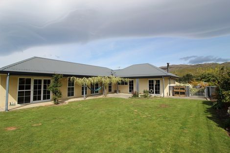 Photo of property in 68 Newcastle Street, Clyde, 9330