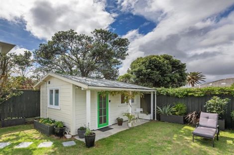 Photo of property in 71 Freyberg Street, Lyall Bay, Wellington, 6022