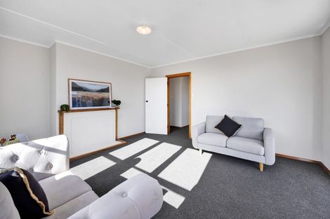 Photo of property in 20 Pukatea Street, Inglewood, 4330