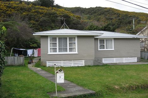 Photo of property in 3 Parenga Street, Wainuiomata, Lower Hutt, 5014