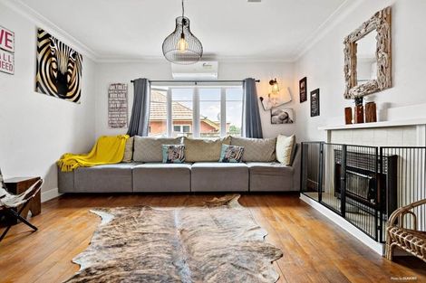 Photo of property in 22 Mellsop Avenue, Waiuku, 2123