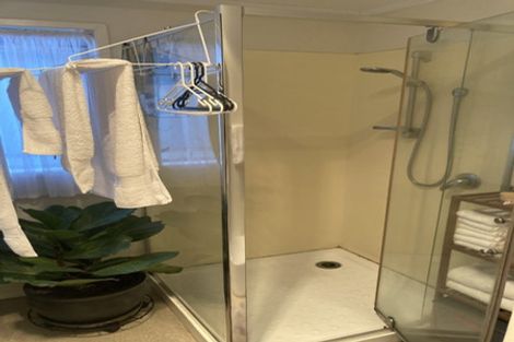 Photo of property in 72 Roberts Road, Te Atatu South, Auckland, 0610