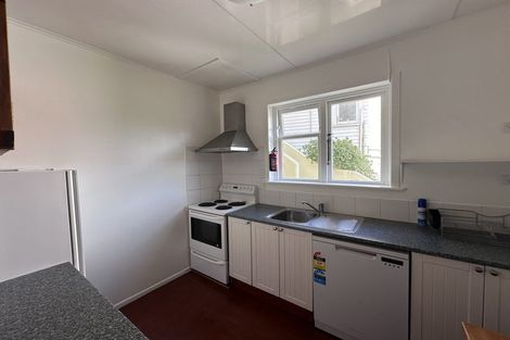 Photo of property in 20u2 Saint Michaels Crescent, Kelburn, Wellington, 6012