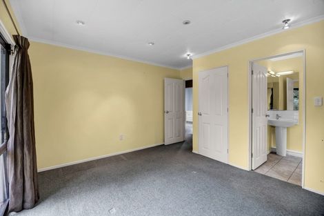 Photo of property in 24 Tainui Terrace, Inglewood, 4330