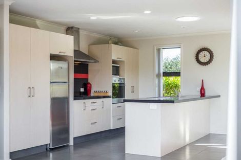 Photo of property in 9 Angus Way, Nikau Valley, Paraparaumu, 5032