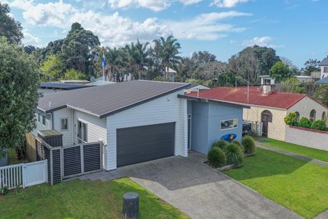 Photo of property in 10 Whiritoa Beach Road, Whiritoa, Whangamata, 3691