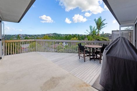 Photo of property in 52 Chelsea View Drive, Chatswood, Auckland, 0626