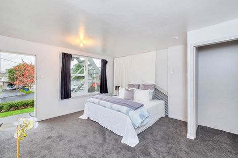 Photo of property in 55 Chislehurst Street, Henderson, Auckland, 0612